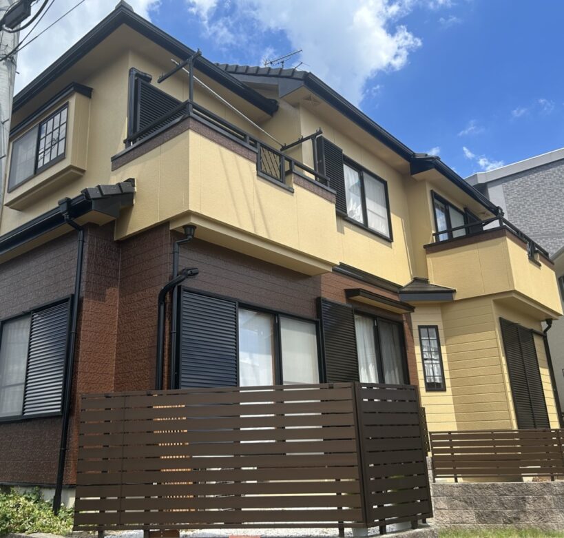 外壁塗装ツートンカラーの塗り替えです。